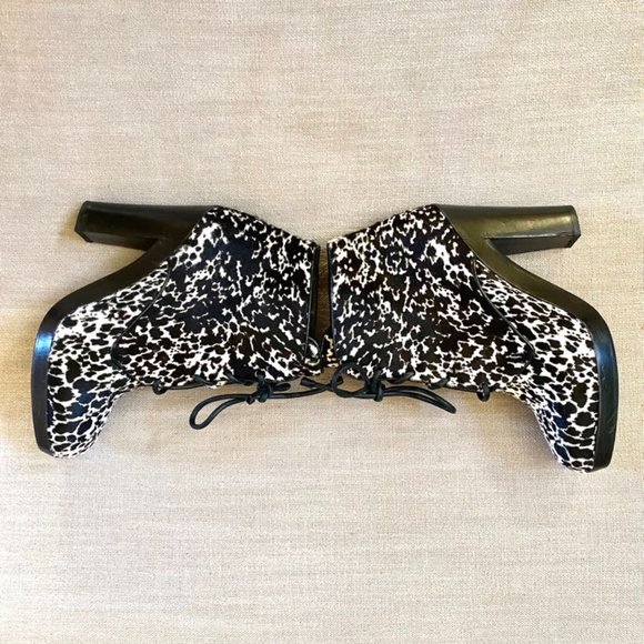 Reed Krakoff Lace Up Calf Hair Pony Style Ankle Boot Black White Size EU 39.5 - Picture 14 of 15